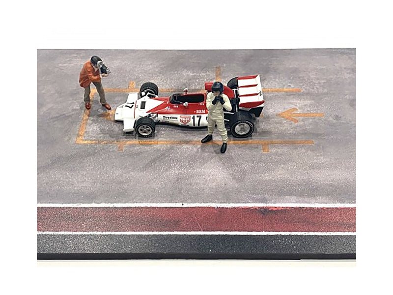 "Race Day" Two Diecast Figures Set 2 for 1/43 Scale Models by American Diorama